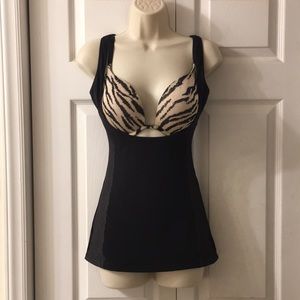 Spanx Assets Red Hot Label. Open Front Tank. Sz L